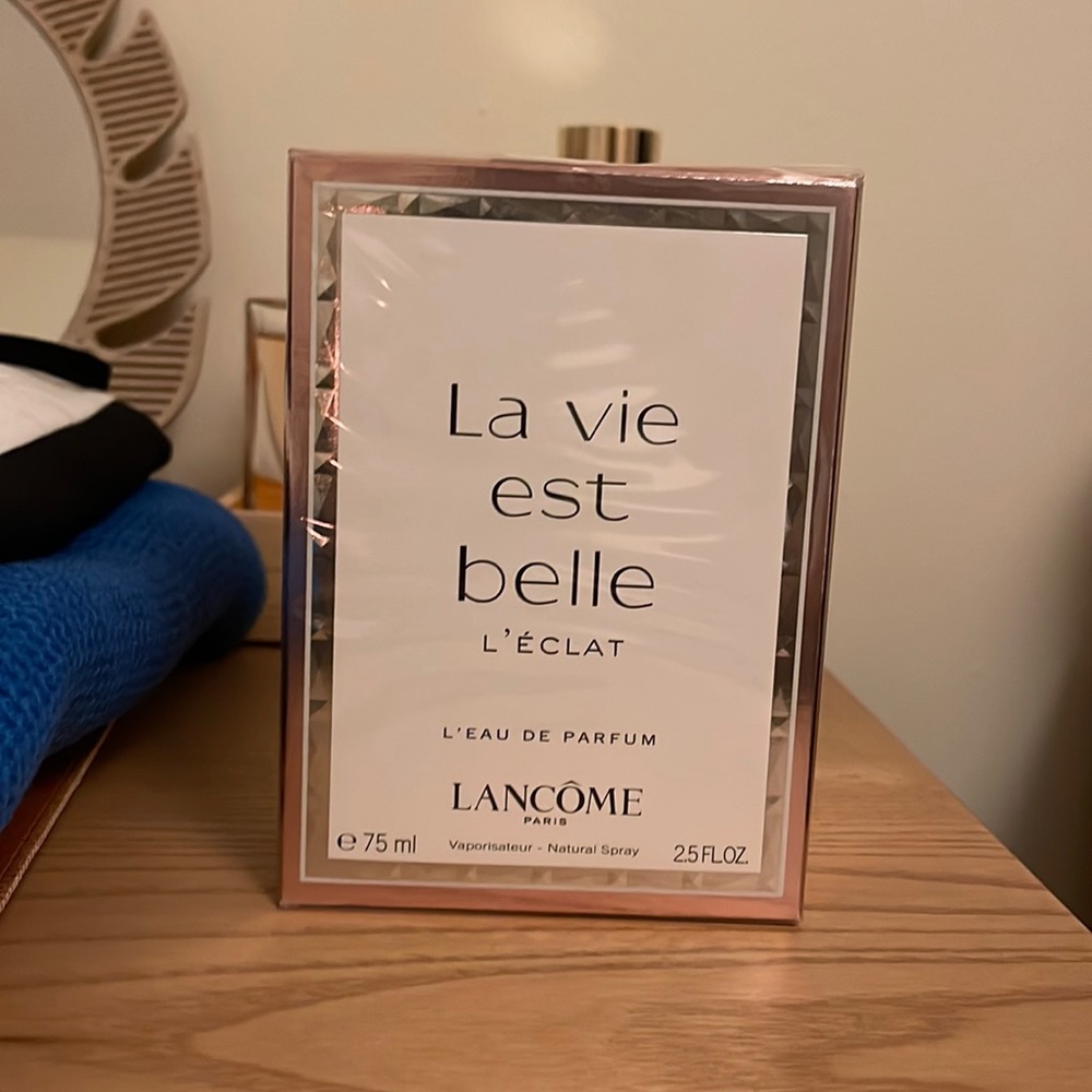 New perfume la vida es bella